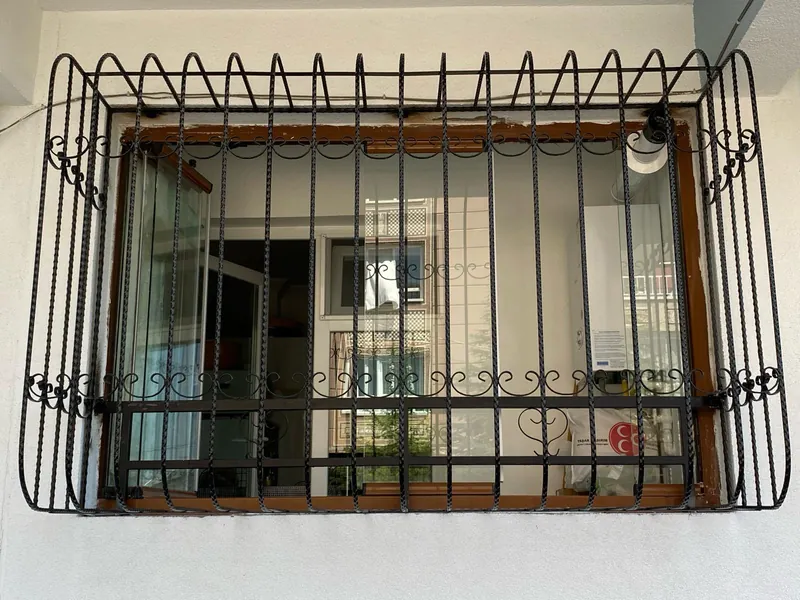 Balkon demiri uygulaması