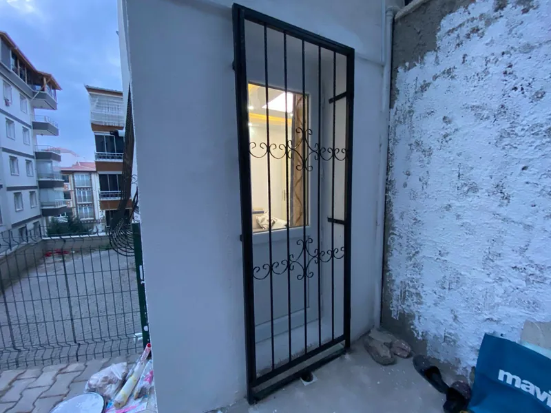 Bina giriş kapısı ferforje uygulaması 1