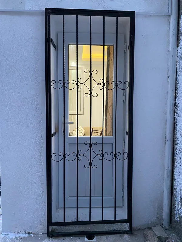 Bina giriş kapısı ferforje uygulaması 2