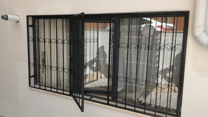 Ferforje pencere demiri uygulaması 3