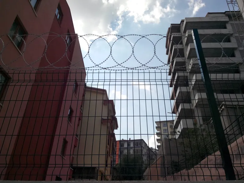 Yeşil tel çit uygulaması 10