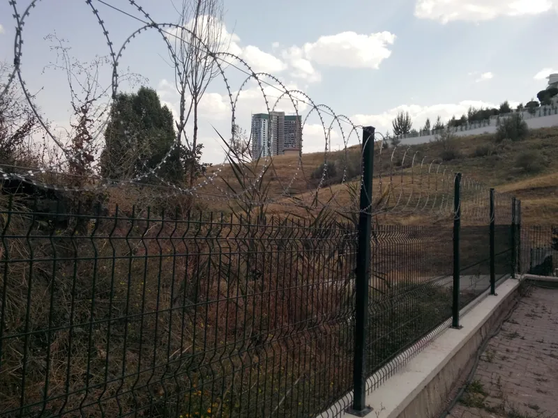Yeşil tel çit uygulaması 13